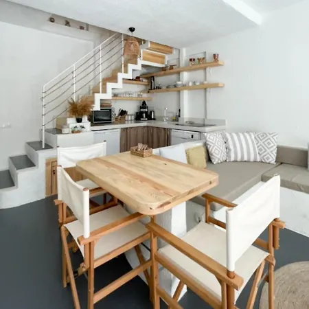 شقة Modern Chic Cozy Duplex In